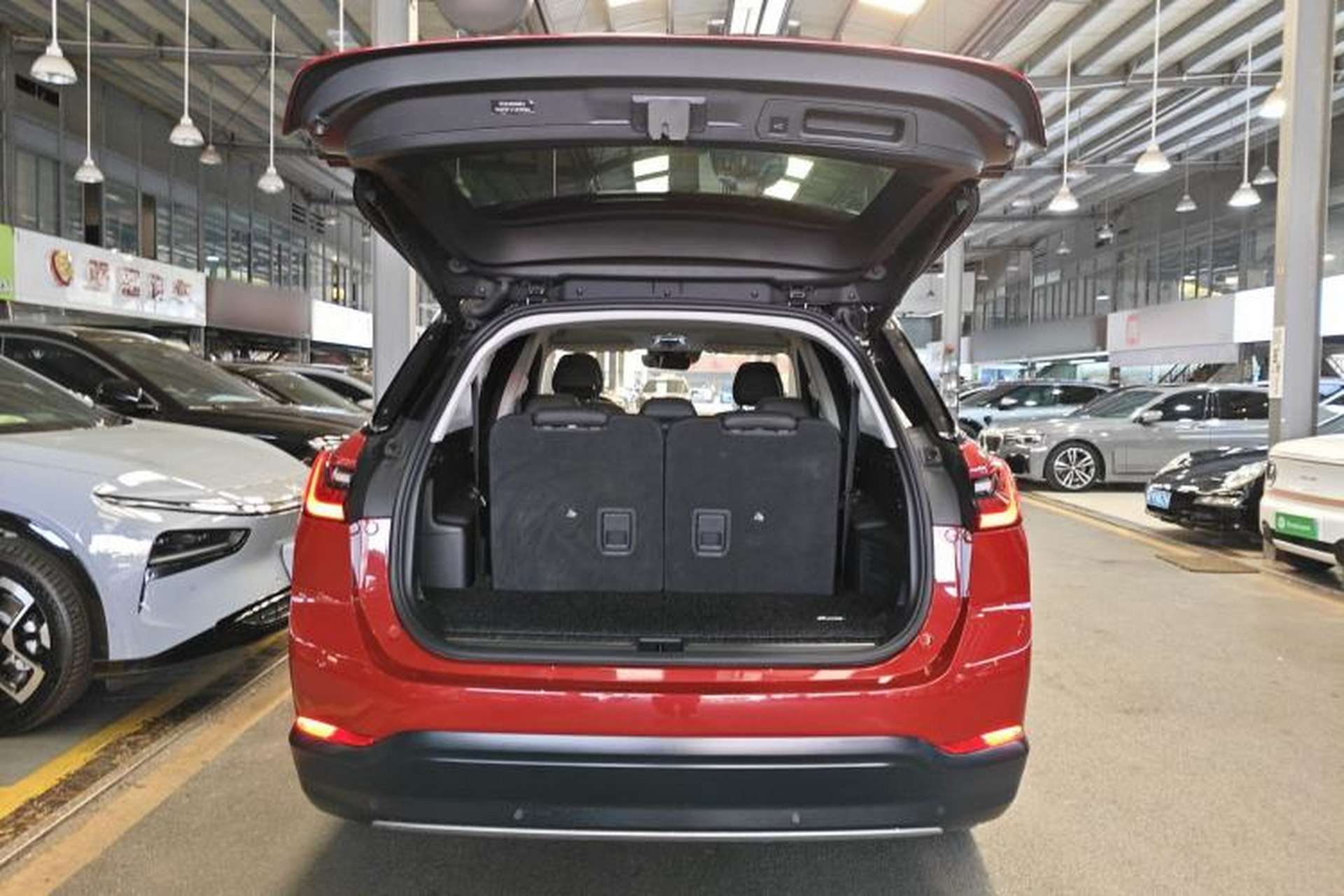 Used Nio ES8 2018 355 km Base Version 7-Seater Edition Trunk