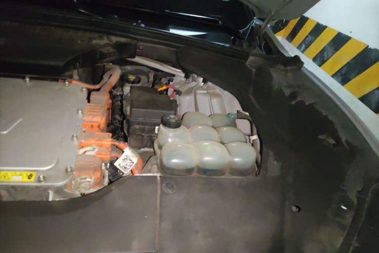 Used Nio ES8 2018 355 km Base Version 7-Seater Edition Engine Bay Left