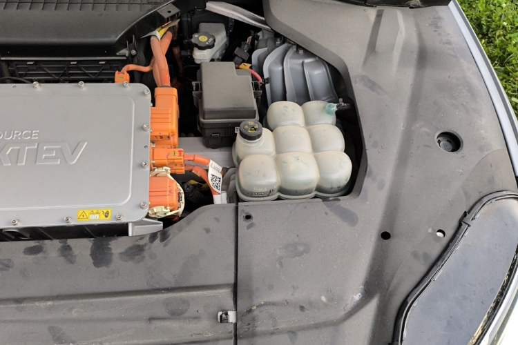 Used Nio ES8 2018 355 km Base Version 6-Seater Edition Engine Bay Left