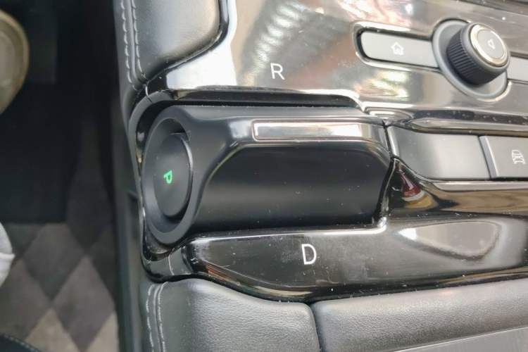 Used Nio ES8 2018 Founder Edition Gear Lever