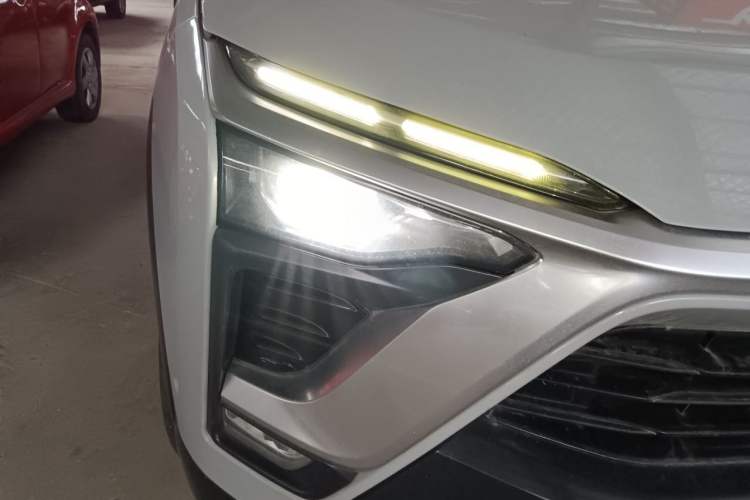 Used Nio ES8 2018 355 km Base Version 7-Seater Edition Right Front Headlight