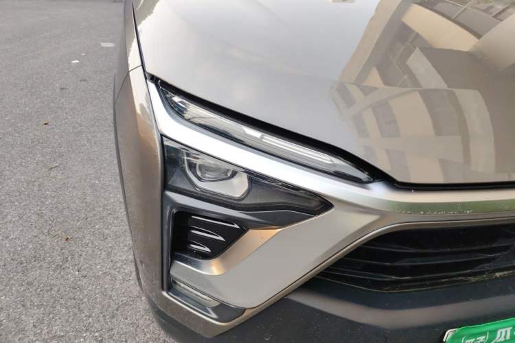 Used Nio ES8 2018 355 km Base Version 7-Seater Edition Right Front Headlight