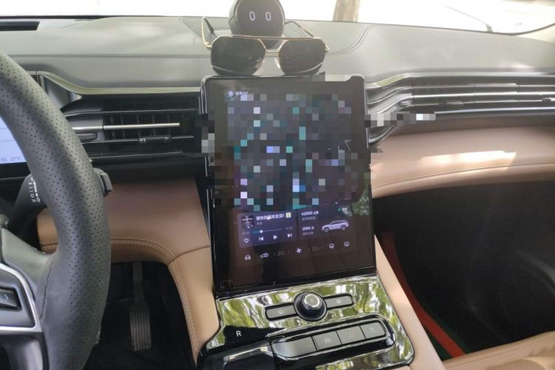 Used Nio ES8 2018 Founder Edition Audio And AC Panel