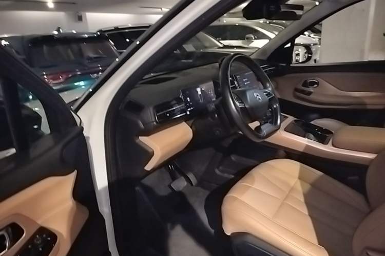 Used Nio ES8 2018 355 km Base Version 7-Seater Edition Driver Seat