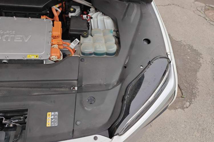 Used Nio ES8 2018 Founder Edition Engine Bay Left
