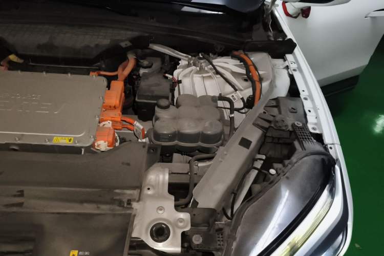 Used Nio ES8 2018 355 km Base Version 7-Seater Edition Engine Bay Left