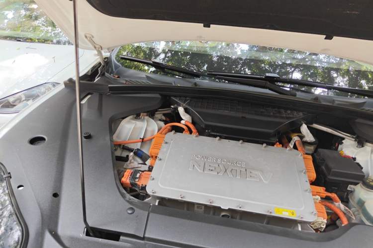 Used Nio ES8 2018 355 km Base Version 6-Seater Edition Engine Bay Right
