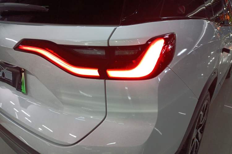 Used Nio ES8 2018 Founder Edition Exterior 6