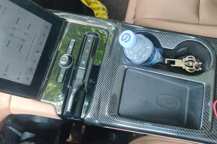 Used Nio ES8 2018 Founder Edition Gear Lever