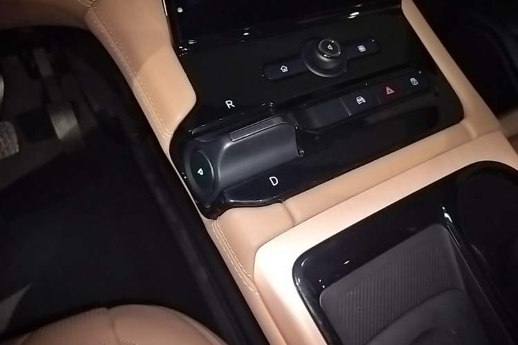 Used Nio ES8 2018 355 km Base Version 7-Seater Edition Gear Lever