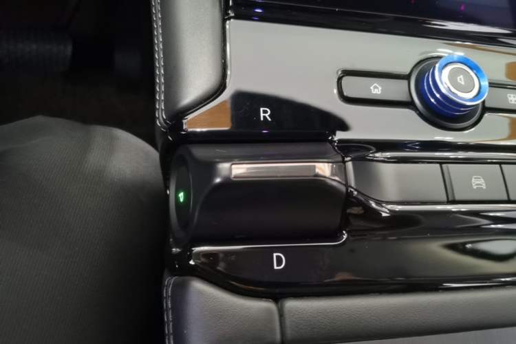 Used Nio ES8 2018 Founder Edition Gear Lever