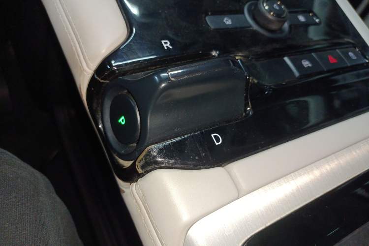 Used Nio ES8 2018 Founder Edition Gear Lever