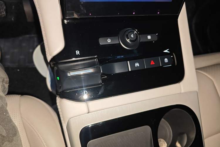 Used Nio ES8 2018 Founder Edition Gear Lever