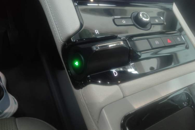 Used Nio ES8 2018 355 km Base Version 7-Seater Edition Gear Lever
