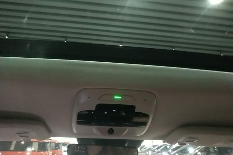 Used Nio ES8 2018 Founder Edition Headliner
