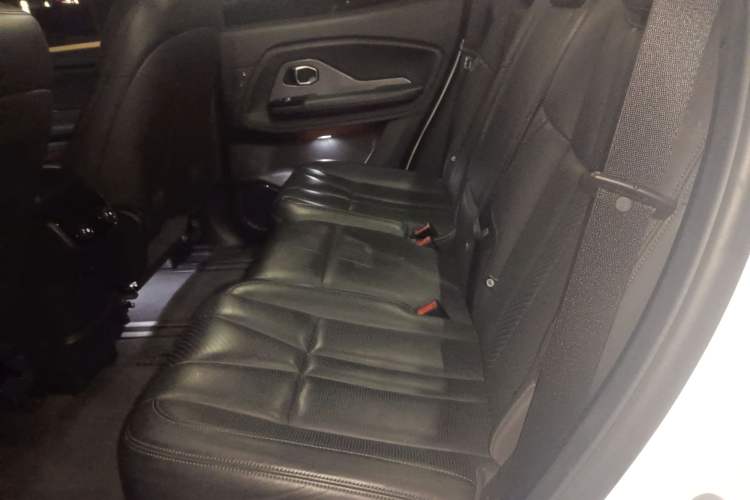 Used Nio ES8 2018 355 km Base Version 7-Seater Edition Interior 4