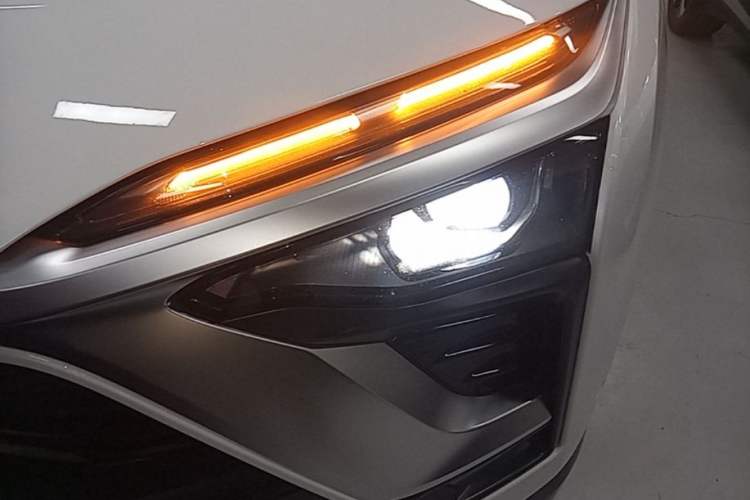 Used Nio ES8 2018 355 km Base Version 7-Seater Edition Left Front Headlight