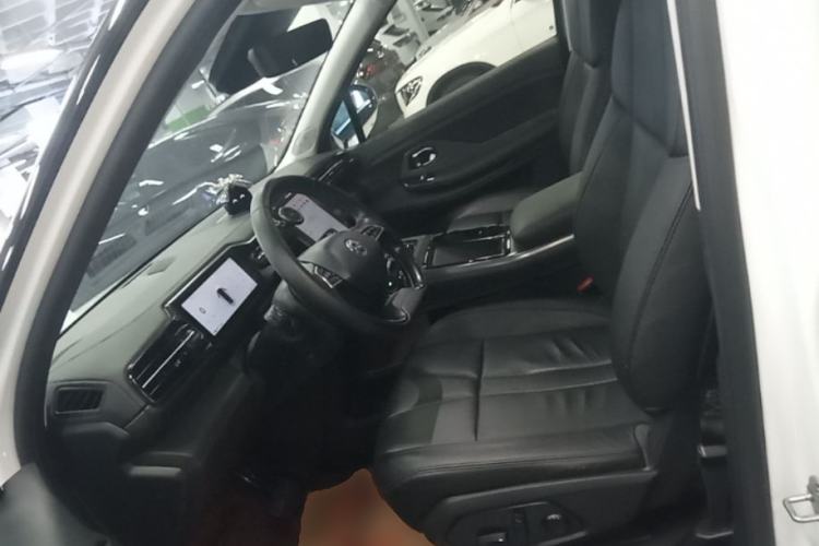 Used Nio ES8 2018 355 km Base Version 7-Seater Edition Left Front Seat