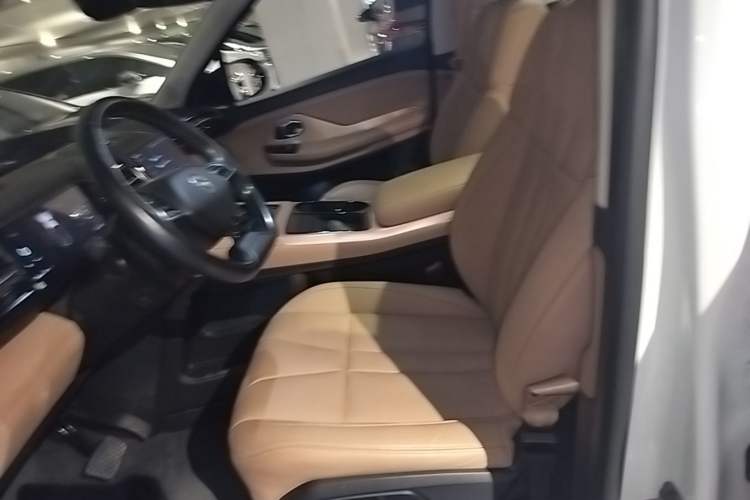 Used Nio ES8 2018 355 km Base Version 7-Seater Edition Left Front Seat