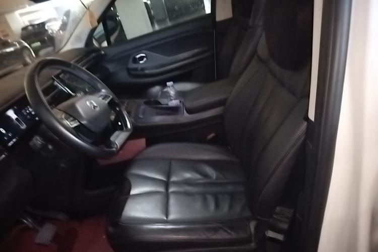 Used Nio ES8 2018 355 km Base Version 7-Seater Edition Left Front Seat