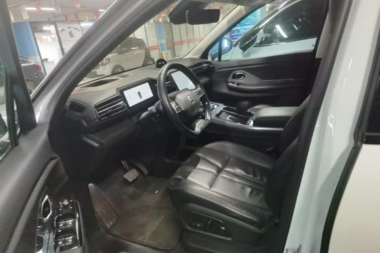Used Nio ES8 2018 355 km Base Version 7-Seater Edition Left Front Seat