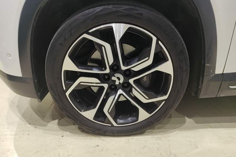 Used Nio ES8 2018 Founder Edition Left Front Wheel Hub