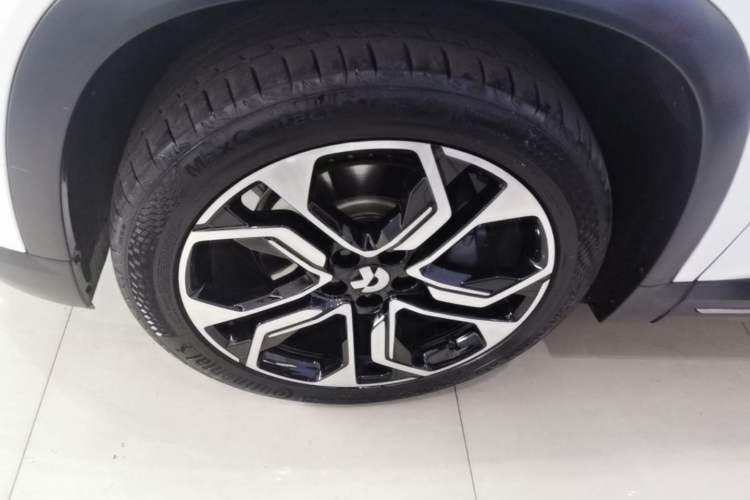 Used Nio ES8 2018 Founder Edition Left Front Wheel Hub