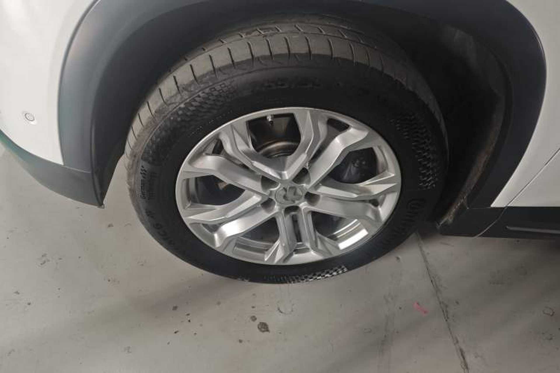 Used Nio ES8 2018 355 km Base Version 7-Seater Edition Left Front Wheel Hub