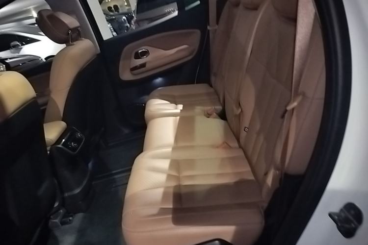 Used Nio ES8 2018 355 km Base Version 7-Seater Edition Left Rear Seat