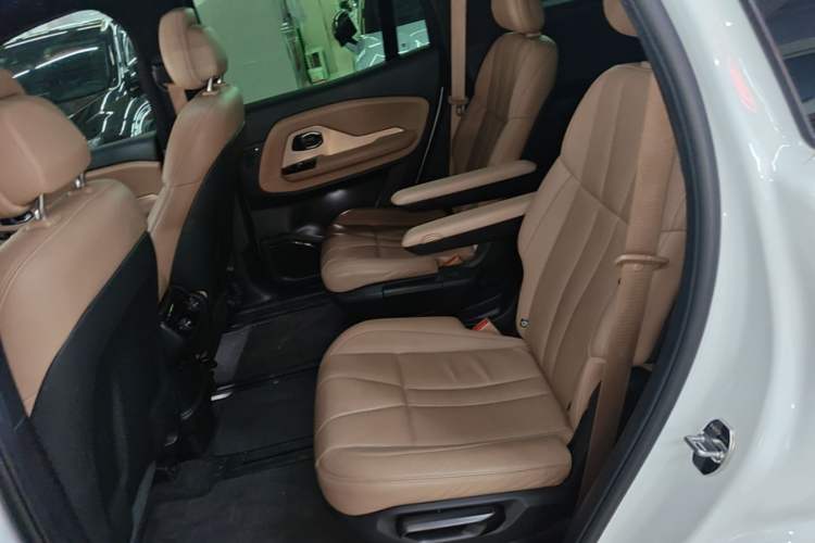 Used Nio ES8 2018 355 km Base Version 6-Seater Edition Left Rear Seat