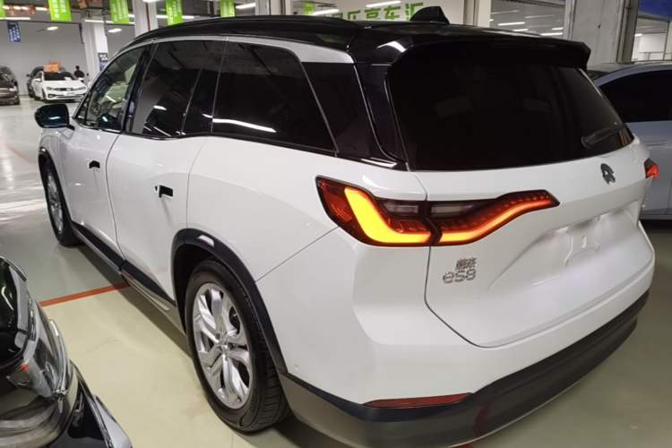 Used Nio ES8 2018 355 km Base Version 6-Seater Edition Rear Left 45 Deg