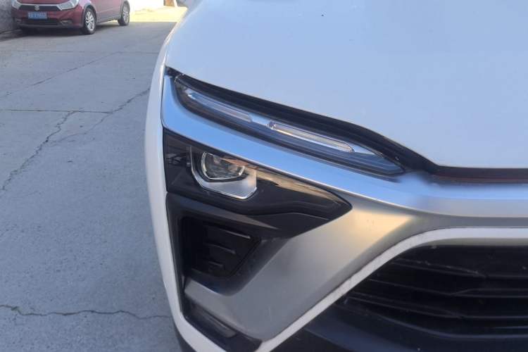 Used Nio ES8 2018 355 km Base Version 6-Seater Edition Right Front Headlight