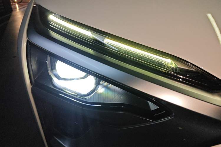 Used Nio ES8 2018 Founder Edition Right Front Headlight