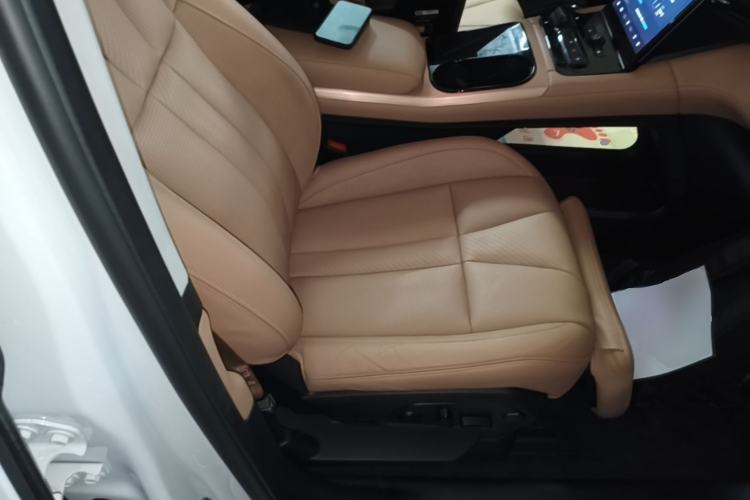 Used Nio ES8 2018 355 km Base Version 6-Seater Edition Right Front Seat