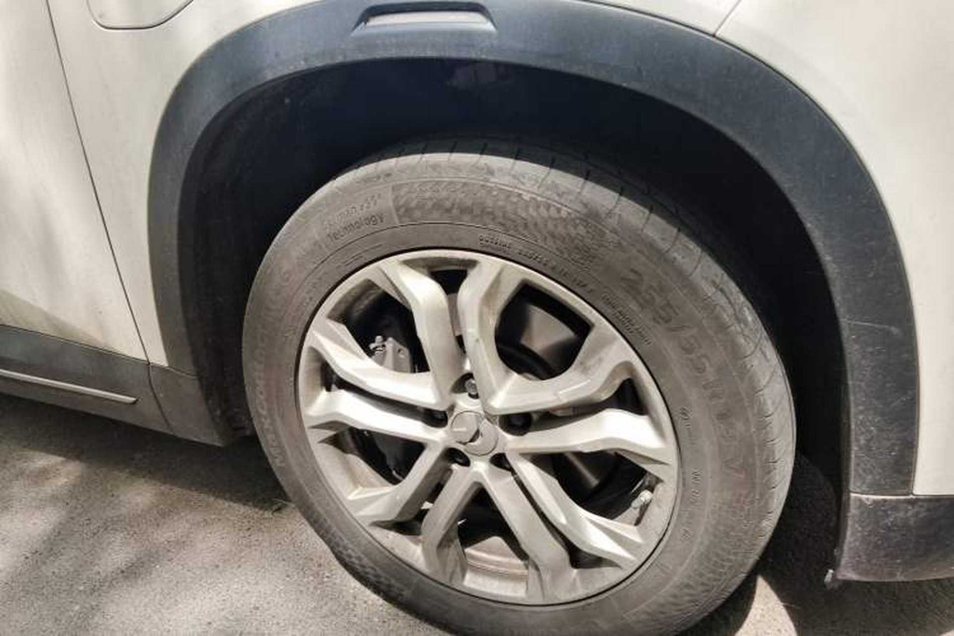Used Nio ES8 2018 355 km Base Version 7-Seater Edition Right Front Wheel Hub