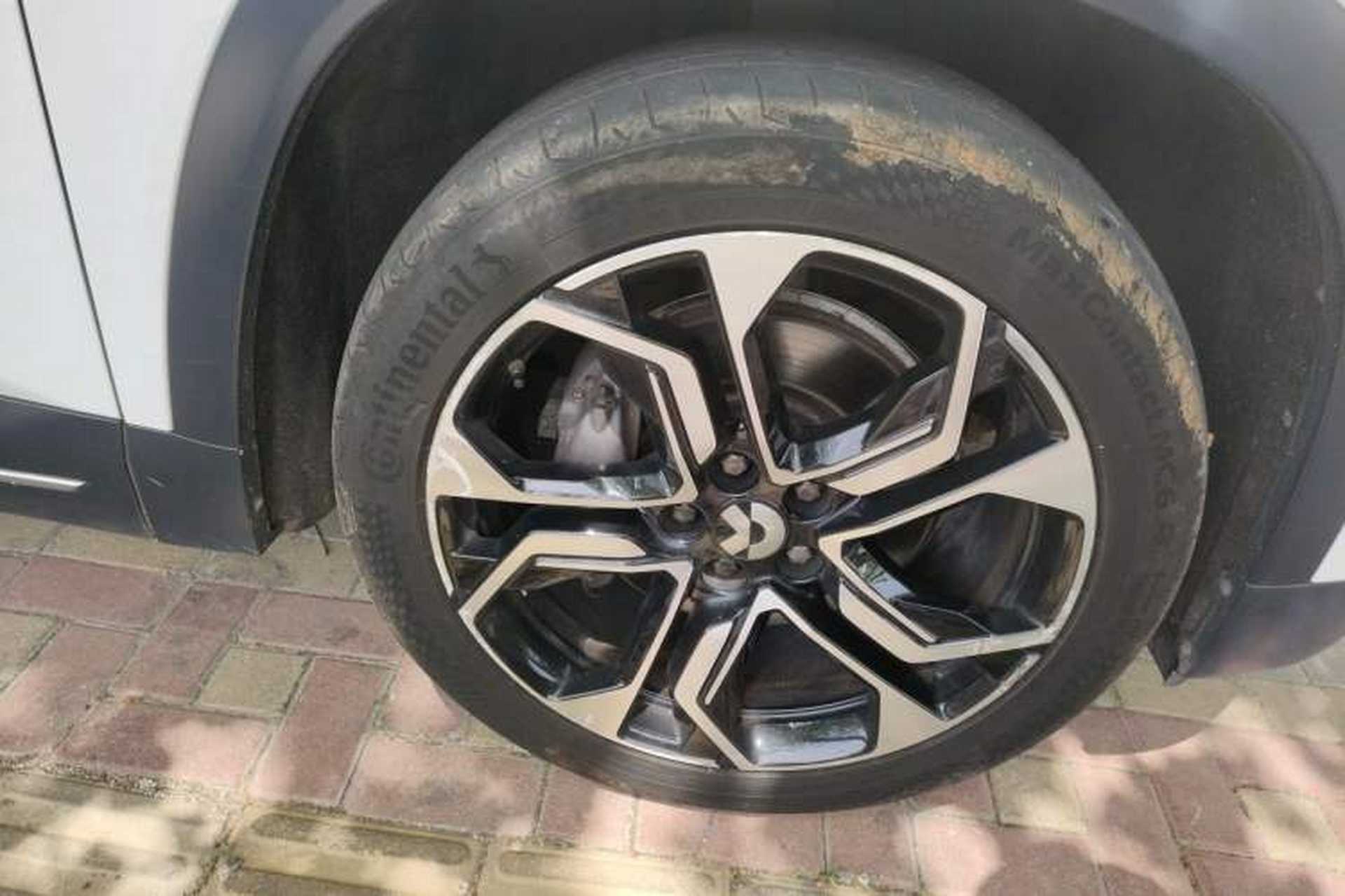 Used Nio ES8 2018 Founder Edition Right Front Wheel Hub
