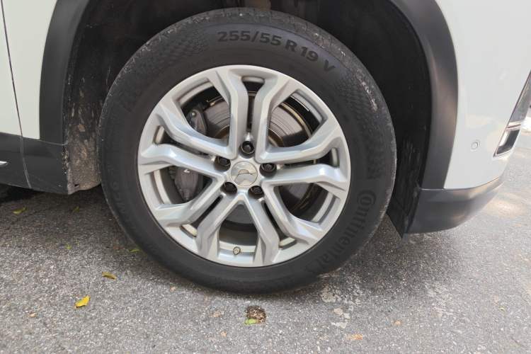 Used Nio ES8 2018 355 km Base Version 6-Seater Edition Right Front Wheel Hub