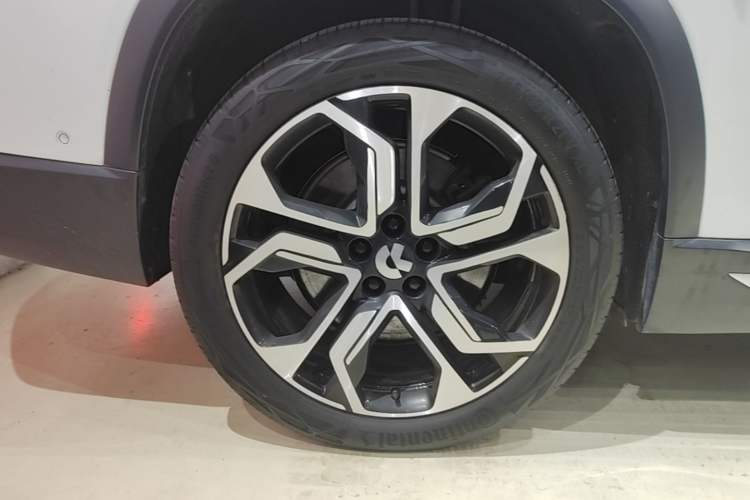 Used Nio ES8 2018 Founder Edition Right Rear Wheel Hub