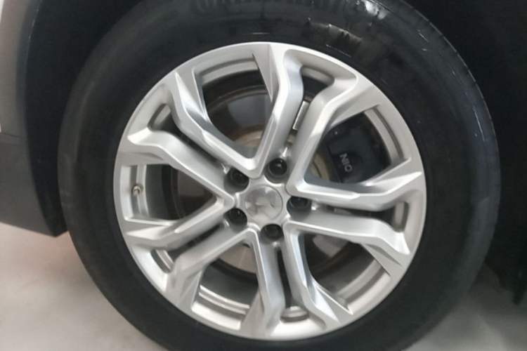 Used Nio ES8 2018 355 km Base Version 7-Seater Edition Right Rear Wheel Hub