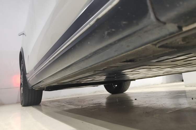 Used Nio ES8 2018 Founder Edition Right Side Sill