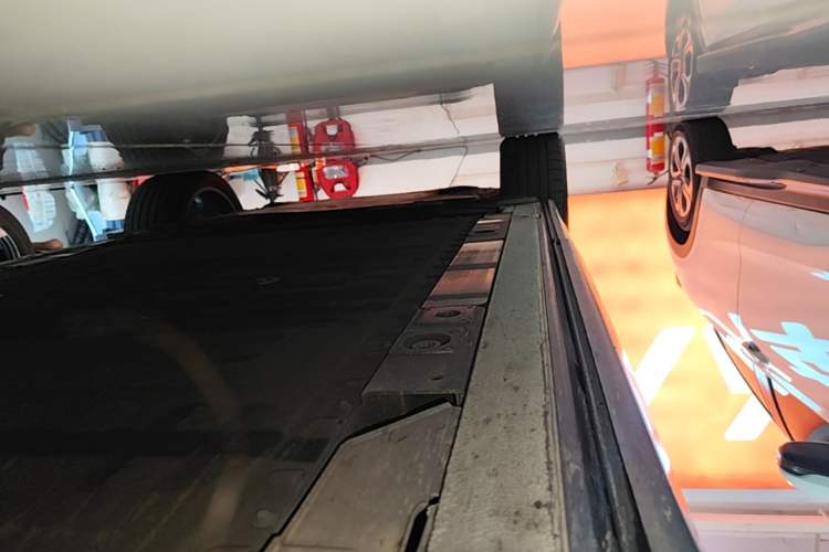 Used Nio ES8 2018 Founder Edition Right Side Sill