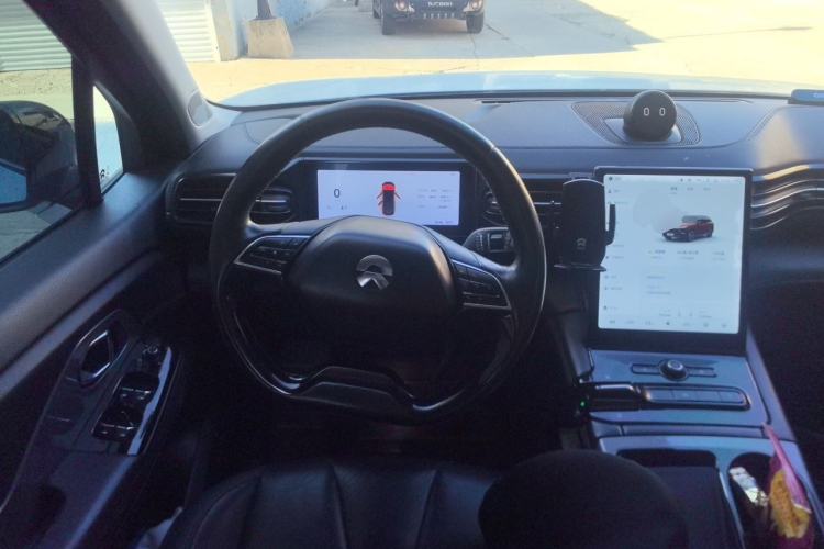 Used Nio ES8 2018 355 km Base Version 6-Seater Edition Steering Wheel