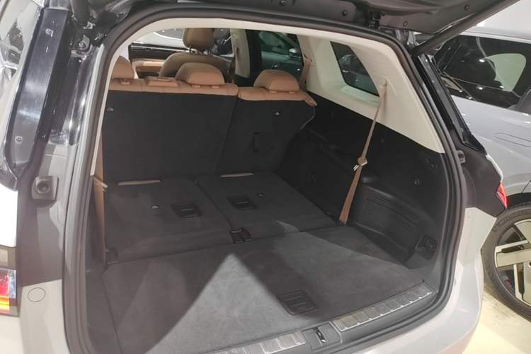 Used Nio ES8 2018 Founder Edition Trunk