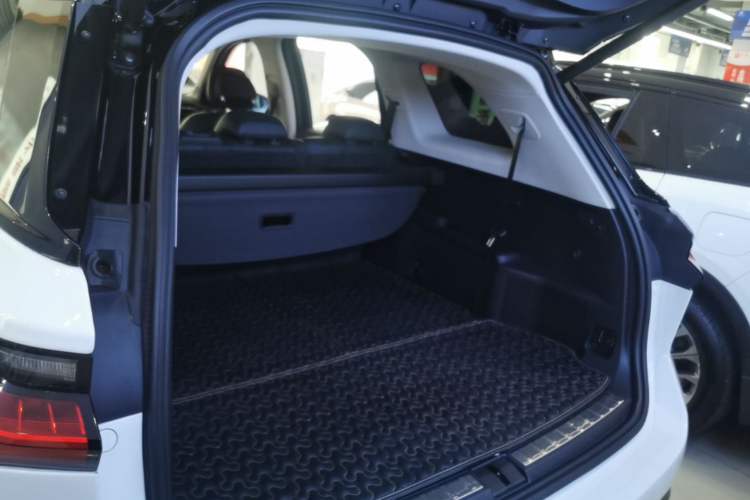 Used Nio ES8 2018 Founder Edition Trunk