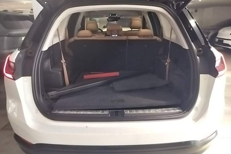 Used Nio ES8 2018 355 km Base Version 7-Seater Edition Trunk