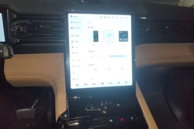 Used Nio ES8 2020 580 km Range Six-Seater Version Audio And AC Panel