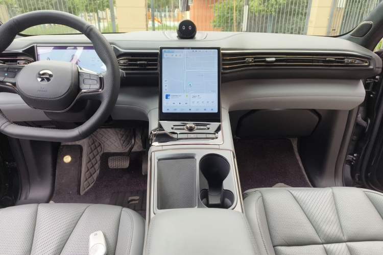 Used Nio ES8 2020 580 km Range Signature Edition Six-Seater Version Audio And AC Panel