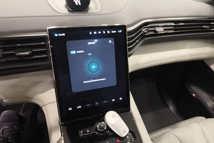Used Nio ES8 2020 415 km Range 6-Seater Version Audio And AC Panel