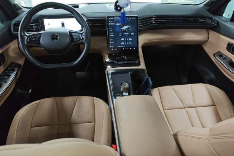 Used Nio ES8 2020 415 km Range 6-Seater Version Center Console