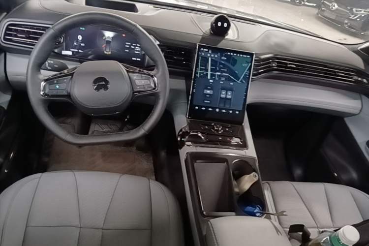 Used Nio ES8 2020 580 km Range Signature Edition Six-Seater Version Center Console